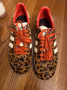 Leopard print adidas Sambas